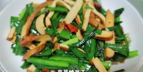 豆腐干炒韭菜的热量是多少大卡