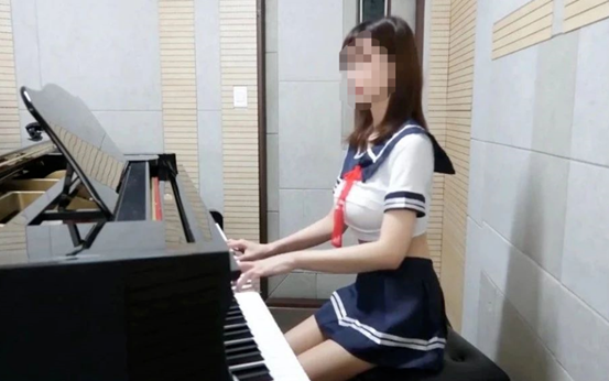 全网为什么禁止未成年直播？祸害未成年人的“软色情”,早该被封禁了