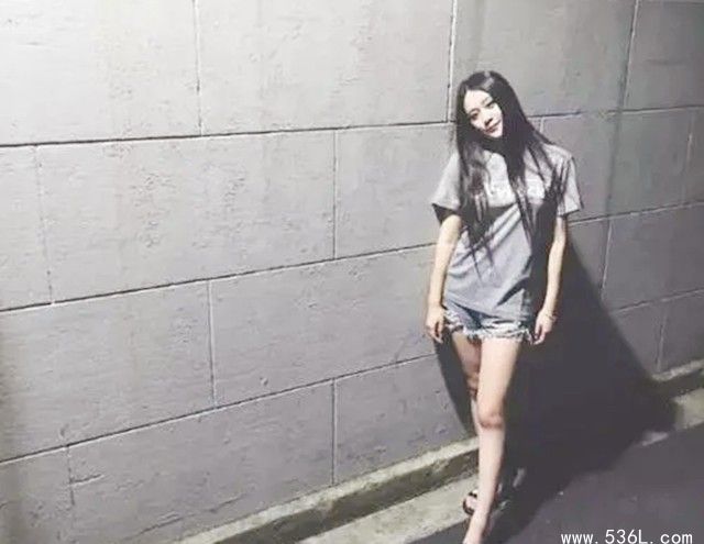 范志毅女儿范斯晶：24岁气质优雅，爱上30岁土豪，与后妈相处和谐