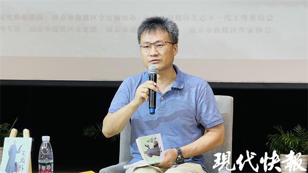 吴敬梓简介及生平事迹（对南京来说，吴敬梓和“文学之都”的关系非同一般，育邦携新作鼓楼开讲）