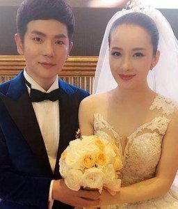 ​张晓龙老婆陈思斯（张晓龙老婆陈思斯婚纱照）