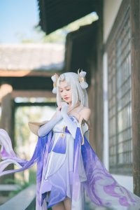 ​三组很棒的国产游戏《王者荣耀》角色“嫦娥”的COSPLAY作品欣赏