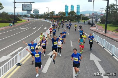 ​浙江舟山群岛马拉松比赛沿线城市风光 13000人参加跑步