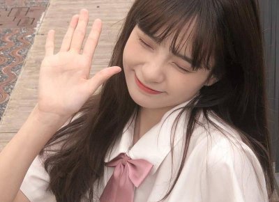 ​收入也不错，怎么还没有女朋友？有钱就有妹？我劝你醒醒