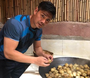 ​邵兵：落魄时娶小12岁的张培，生一对龙凤胎，如今儿子在韩国出道