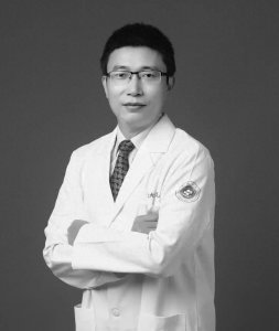 ​又一医生离世，47岁！曾被称为“超能战士”、“抗疫特种兵”