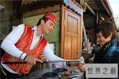 土耳其冰淇淋是什么样的 卖土耳其冰淇淋的小哥成网红