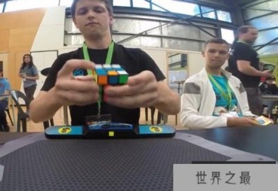 ​世界上还原三阶魔方最快的人 来自澳大利亚(仅用4.73秒)