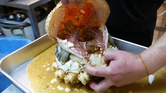 世界上最大的螃蟹，被称为“杀人蟹”，没想到却败给了吃货！