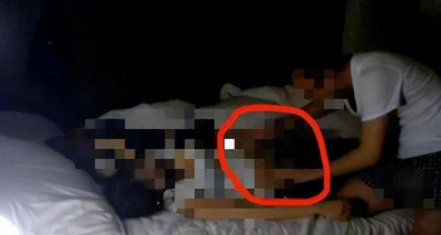 ​两对情侣酒店拼房，双方趁机与对方女友发生关系称：她们都很配合