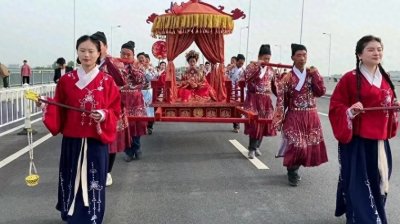 ​古代“八抬大轿”娶亲的传统，其背后蕴含着怎样的礼制与尊贵?