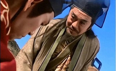 ​笑傲：岳不群的底牌是葵花宝典而不是辟邪剑法