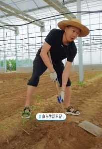 ​高虎因吸du被捕，退圈6年从事农业种田，披露了发小黄渤最近状况