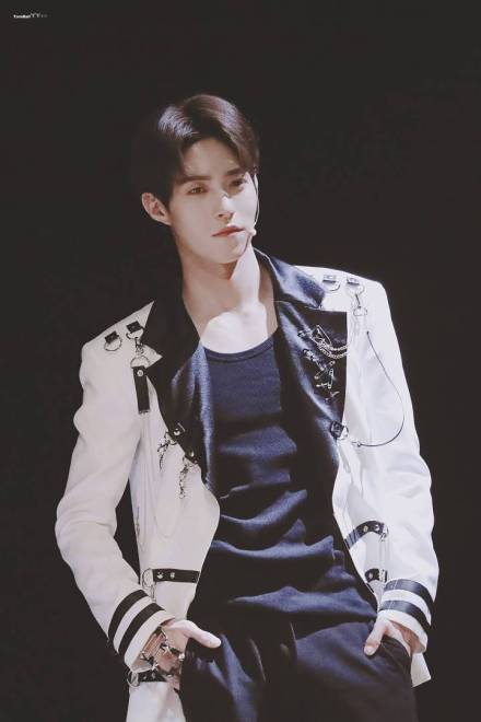 岳明辉雪儿事件是怎么回事?岳明辉劈腿是真 岳明辉雪儿事件是怎么回事?岳明辉劈腿是真