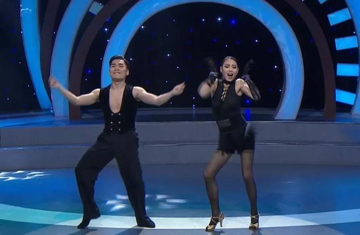 《我是大明星》年度四强即将诞生!李鑫“巨大惊喜”送给谁?