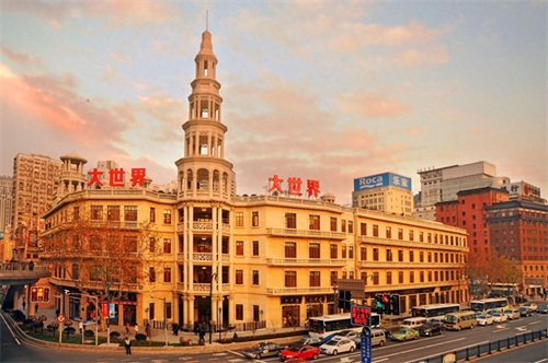 “大世界”曾经是旧上海最吸引市民的娱乐场所,建筑也是颇具特色