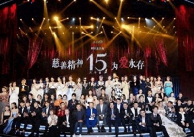 ​4张“极其尴尬”的明星合影，对比产生伤害，你见过哪一张？