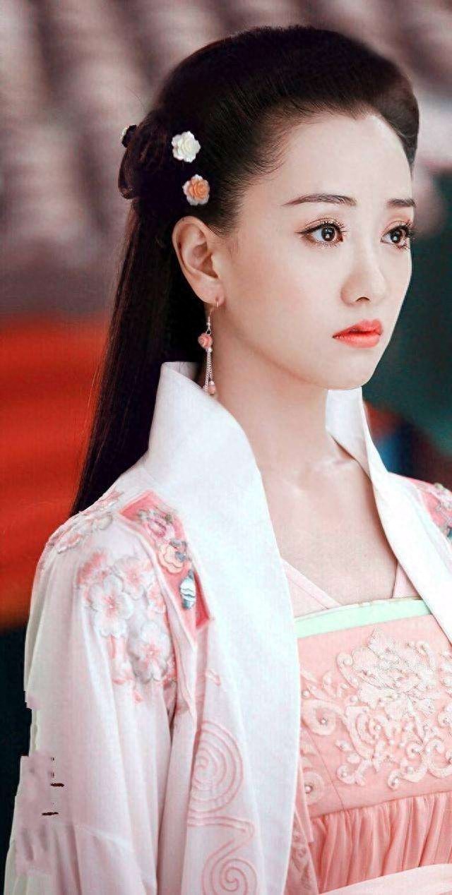 身高不足160厘米的八位女明星，个个美若天仙，你最喜欢谁？