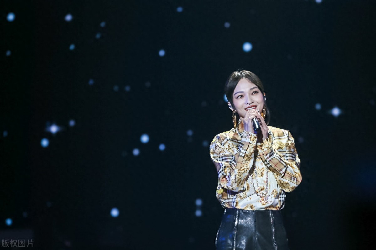 身高不足160厘米的八位女明星，个个美若天仙，你最喜欢谁？