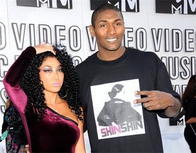 ​中国火辣女歌手爱上黑人球星，被家暴致肛裂，网友：其实是三通了