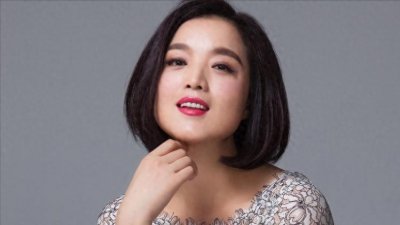 ​歌手白雪：38岁离婚，独自养子，却在44岁嫁下8岁的老公