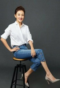 ​出道30年零绯闻的性感熟女