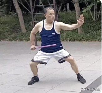 ​搏击中防守反击最有力的武器：短棍一寸短，敌手一寸险