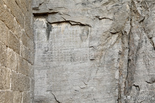 浚县大伾山天宁寺，最出名的就是北方最大的大伾山大佛