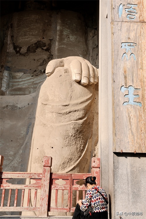浚县大伾山天宁寺，最出名的就是北方最大的大伾山大佛