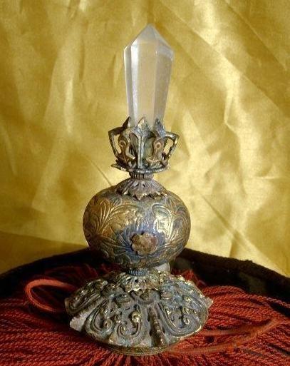 清朝官员朝冠上的顶珠代表不同品级，图解一品至九品官员顶戴