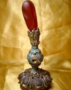 ​清朝官员朝冠上的顶珠代表不同品级，图解一品至九品官员顶戴