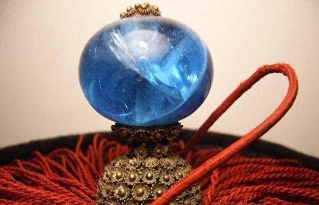 清朝官员朝冠上的顶珠代表不同品级，图解一品至九品官员顶戴