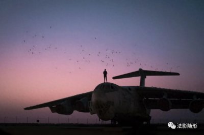 ​因为发朋友圈被辞退合法么？