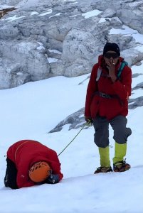 ​“只要钱够，夏尔巴人抬你上珠峰”，揭开珠峰向导的血泪真相