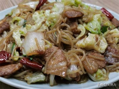 ​这才是大白菜炒猪肉粉条的正宗做法，简直太美味了