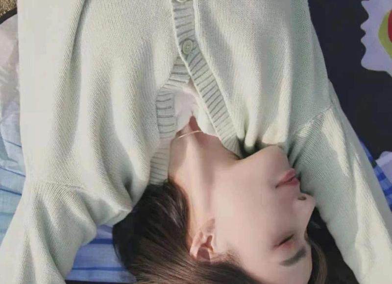 独来独往沉默寡言的女生 喜欢独来独往的女人 独来独往沉默寡言的女生 喜欢独来独往的女人