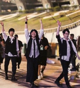 ​五月天演唱会假唱事件多位明星声援，举报者再出质疑