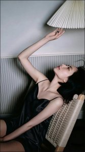 ​性感迷人的刘惜君，刘惜君好敢穿黑丝手套长腿迷人壁纸美图