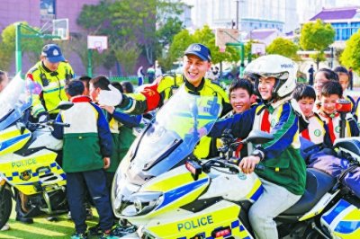 ​道路千万条，安全第一条——第十三个“全国交通安全日”来了~