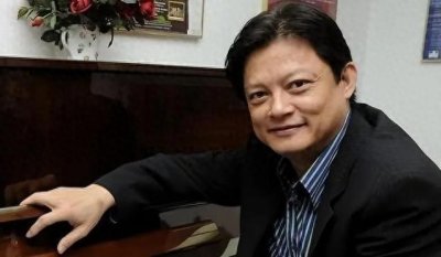 ​著名歌唱家莫华伦，63岁抛弃结发妻子，65岁再婚娶小30岁学生