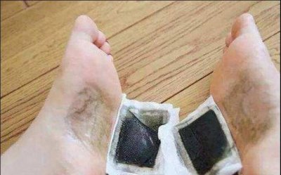 ​使用足贴后一直都是黑的 真的排毒吗？这是商家的“障眼法”