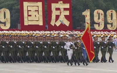 ​李新良将军：国庆阅兵的总指挥，43岁打越南，5年中将升上将