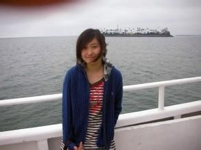 她是《少年大钦差》中的十公主，退出演艺界成学霸，如今长这样