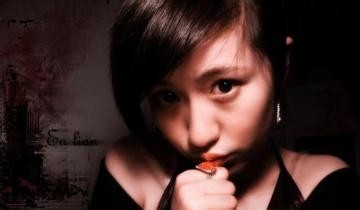 她是《少年大钦差》中的十公主，退出演艺界成学霸，如今长这样