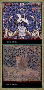 ​清朝官服，品级不同刺绣图案也有着差别~