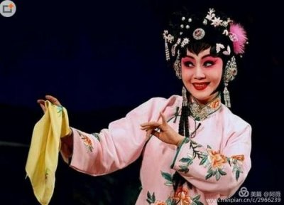 ​京剧中的“西皮”、“二黄”到底是什么意思？