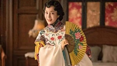 ​她曾是古装第一美人，被狗咬毁容后，如今40岁靠演坏女人翻身