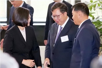 ​台湾十大富豪及其蓝绿倾向