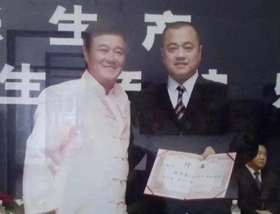 ​揭秘！保镖张家豪如何成为赵本山最信赖的左膀右臂？
