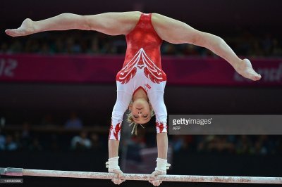 ​悲情天才！科莫娃是俄罗斯天才体操美女 却因喷美国队吃药而被骂